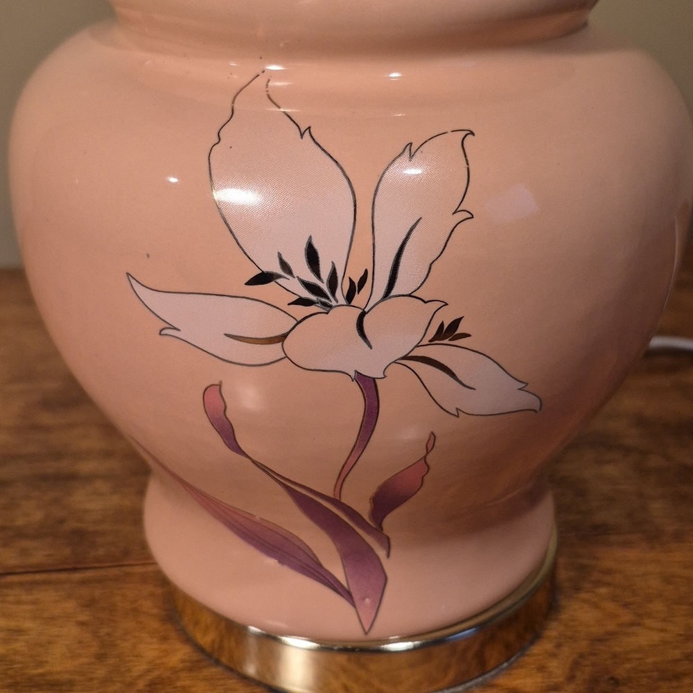 VINTAGE 80s Peach Ginger Jar Style Ceramic Table Lamp with Gold Tone Bottom Base - Picture 5 of 16